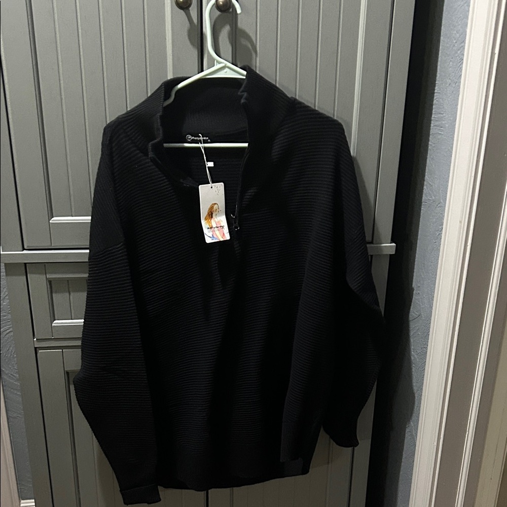Black Women's Crew Neck Sweater